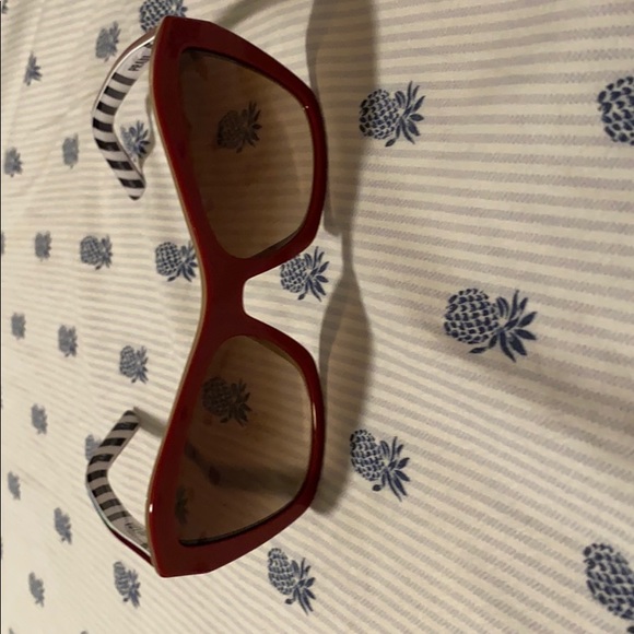 Prada sunglasses - Picture 1 of 4